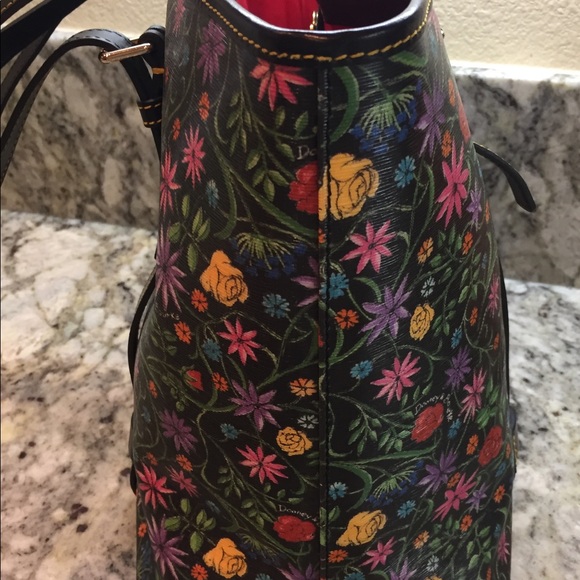 🚫SOLD🚫Dooney & Bourke Floral E/W Shopper *RARE* - Picture 6 of 8